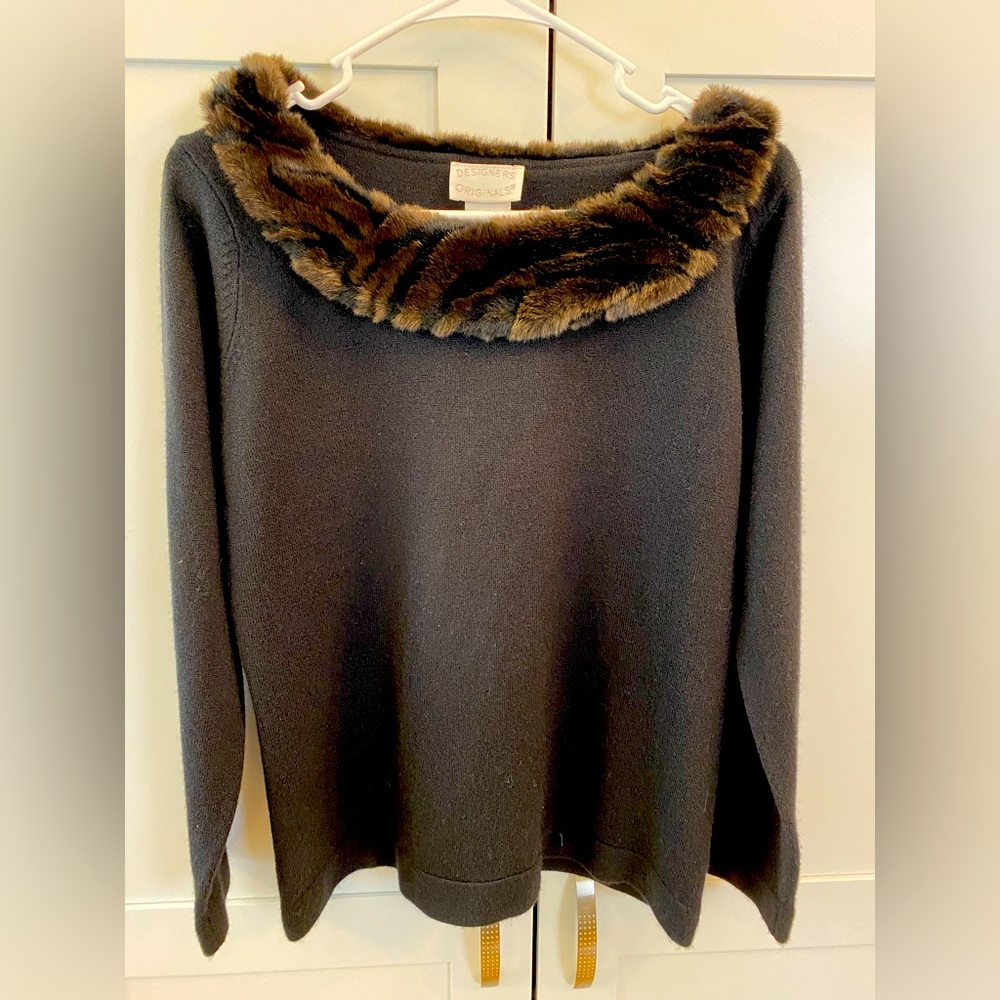 Designer Originals Women's Black Sweater with Faux Fur Trim. Size M
